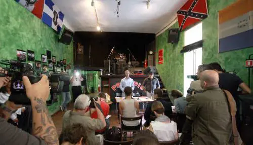 «Siamo di destra e arrabbiati ma nessuno ci chiami nazisti»