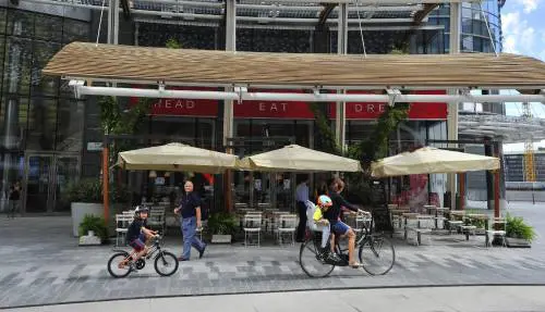Il centro si colora di Red: apre la libreria-ristorante