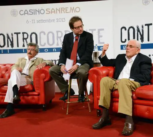 Ma gli intellettuali di area cercano punti di contatto su Costituzione, economia e Ue