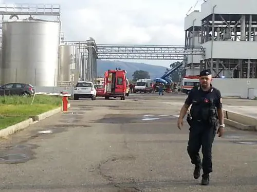 Lamezia, morto il terzo operaio colpito dall'esplosione di un silo