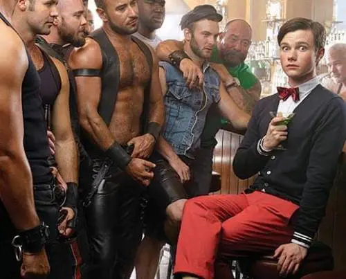 Sono troppo eterosessuali. Cacciati dal locale gay