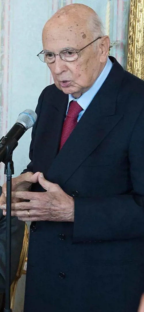 Napolitano striglia le toghe: sobrietà