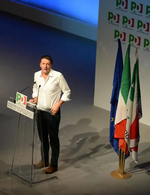 Assemblea nazionale Pd, bordata di Renzi a Letta