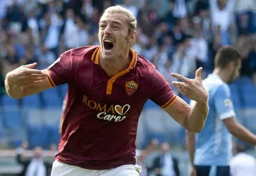 La Roma non perde la testa e cancella l'incubo derby