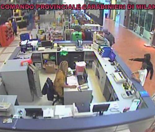 Rapina al «Gigante», cinque in carcereL'indagine