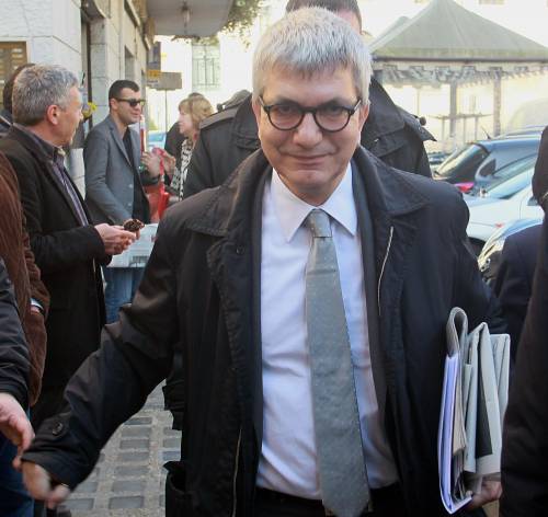 Vendola indagato per l'Ilva. Il sospetto: addomesticata una perizia della Procura