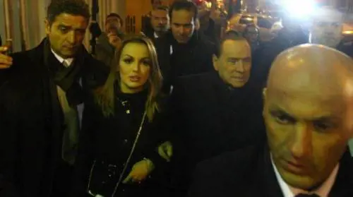 Pascale: "Nozze col Cav? Deve solo dire sì"