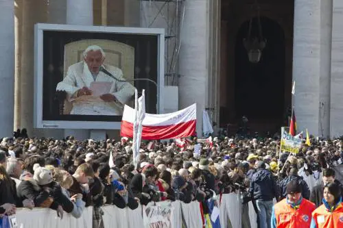 Al via le procedure per il Conclave: da lunedì al via le congregazioni