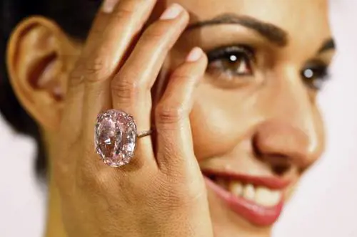 All'asta il diamante rosa da 60 milioni