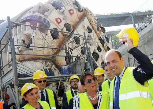 Alfano riporta lo Stato in Valsusa «Nessuno potrà fermare la Tav» 200 I numeri