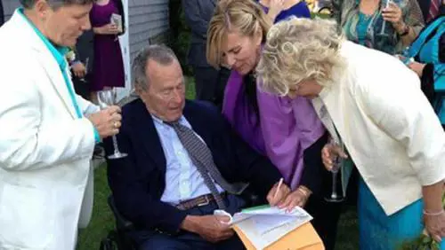 George Bush testimone