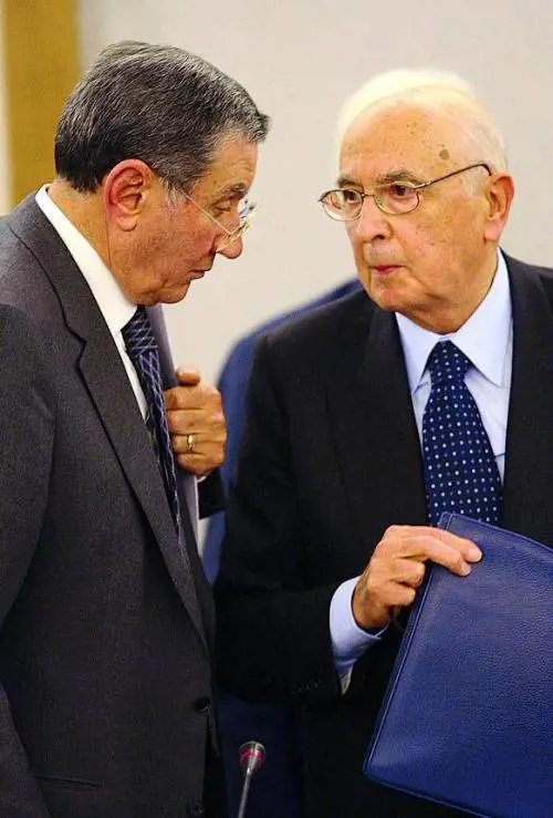 I Pm trascinano Napolitano in aula