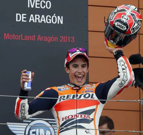 Marquez, dominio fra le polemiche. Rossi 3° 