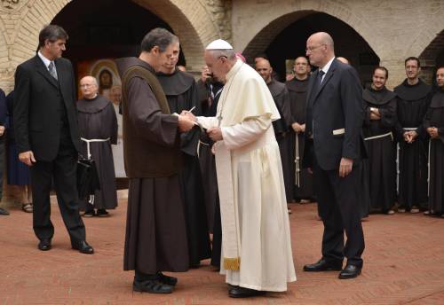 Papa Francesco ad Assisi: "Oggi è il giorno del pianto"