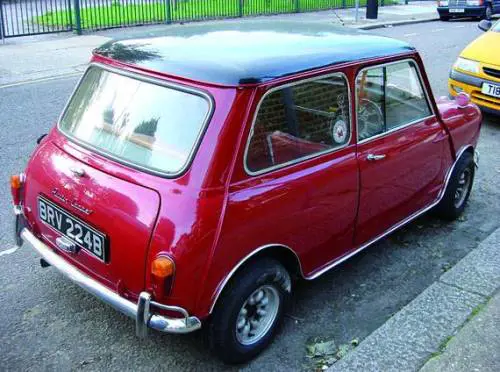 Dalla spuma alle automobili In Italia impazza il passato