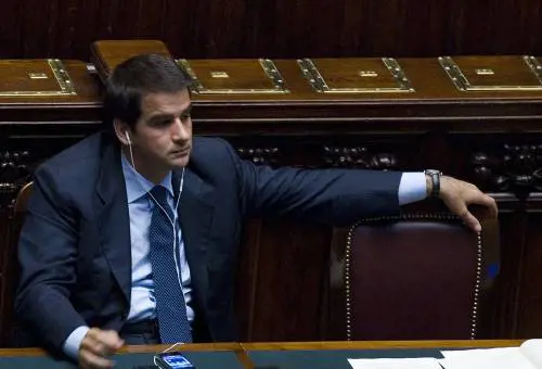 Fitto vuol tentare l'affondo Gli alfaniani non ci stanno