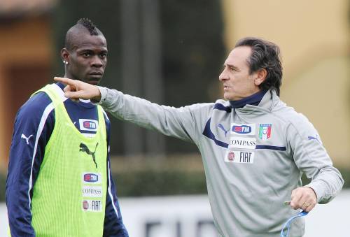 Il ct della nazionale Cesare Prandelli con Mario Balotelli