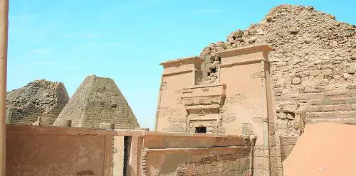 Sudan, la terra dei faraoni neri  Alla ricerca dell'oasi che non c'è