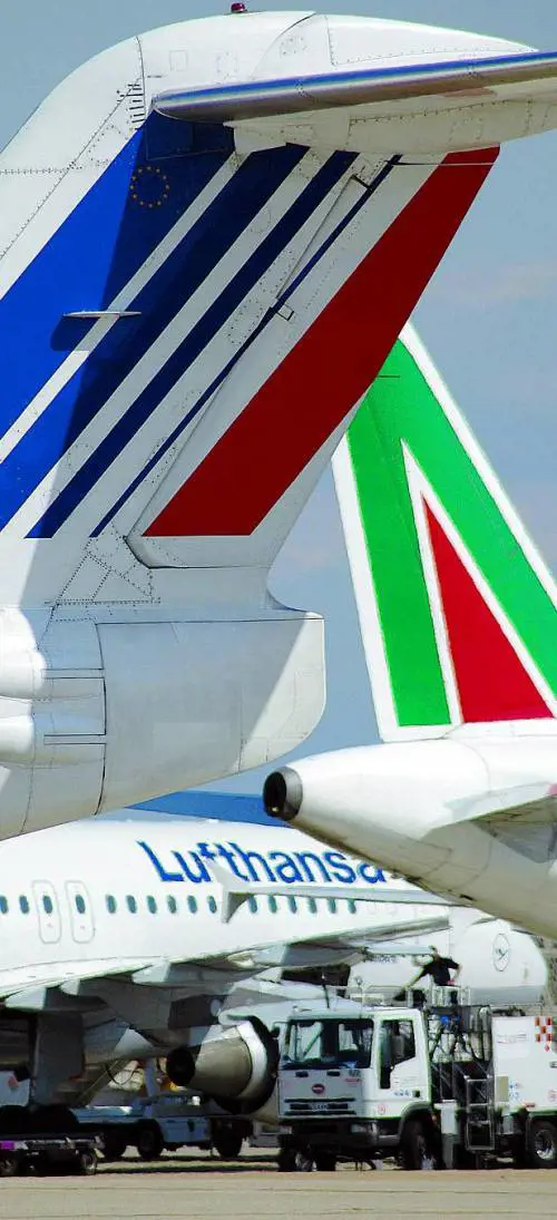 Letta ad Alitalia: "I soci mettano i soldi"