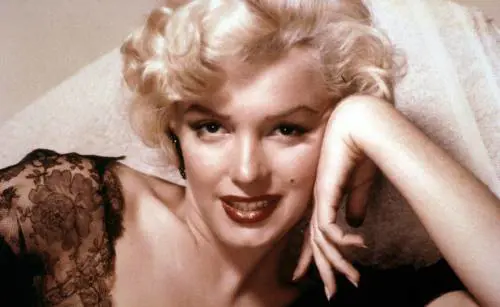 A qualcuno piace rifatta: pure Marilyn si è ritoccata