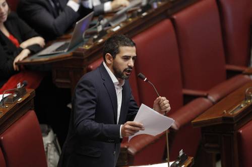 Il ministro Fraccaro frena: "L'Italia non uscirà dall’euro"