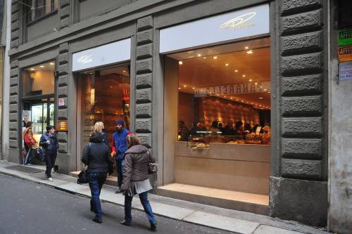 Sostanza urticante nell'impasto, cinque intossicati a Milano: vevano comprato pane da Princi