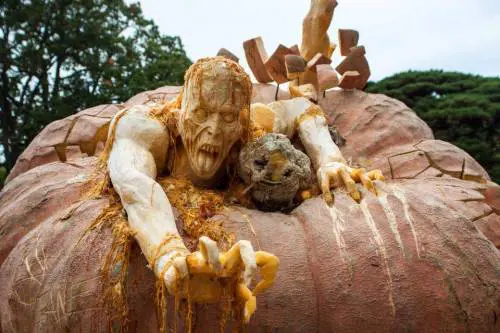 Halloween, ecco le zucche intagliate ad arte