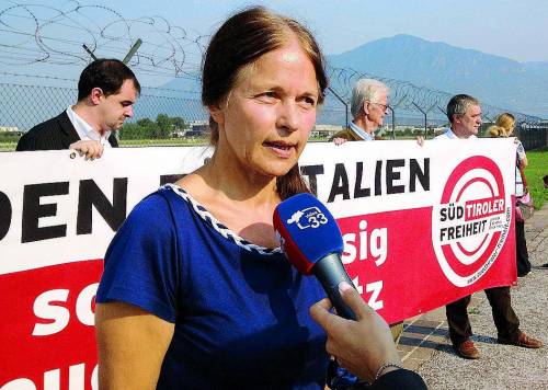Eva Klotz, la politica anti-italiana con un vitalizio da 900mila euro