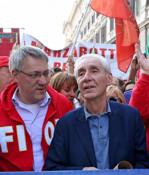 La "Cosa Rossa" cerca lo Tsipras italiano