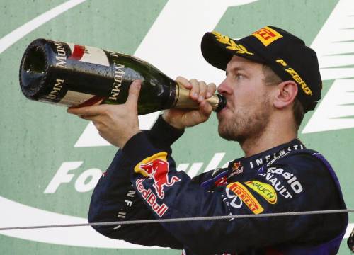 F1, Vettel trionfa anche in Giappone. Alonso quarto