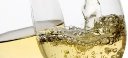 Bere vini pregiati in tempo di crisi e senza spendere? Ecco come