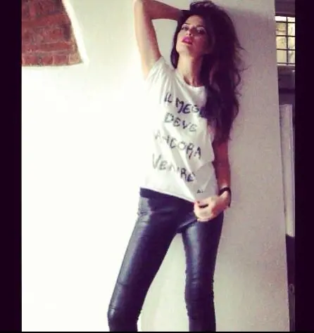 Laura Torrisi, sexy mamma in pantaloni di pelle