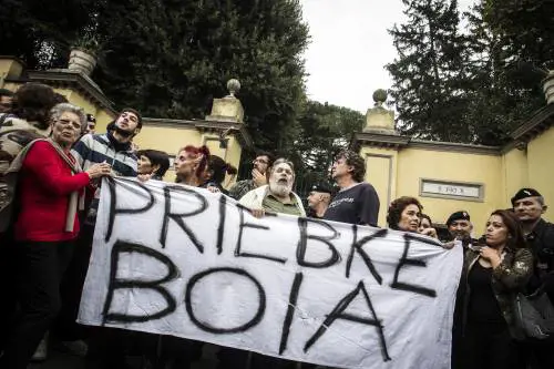 Vita da recluso, in fuga da morto: la salma dell'ex Ss verso Berlino