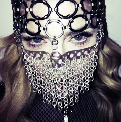 Madonna, regina indiscussa delle provocazioni: ecco i nuovi scatti