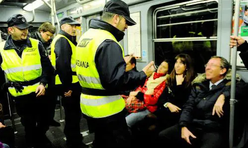 Ecco le ronde di sinistra Sono uguali alle altre ma col nome buonista