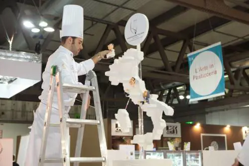 Al Salone dell'Ospitalità le sculture dei maestri pasticceri
