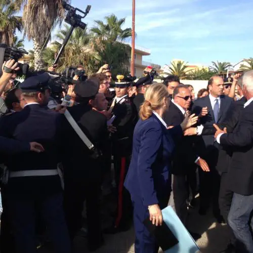 Funerali dei profughi: Alfano aggredito