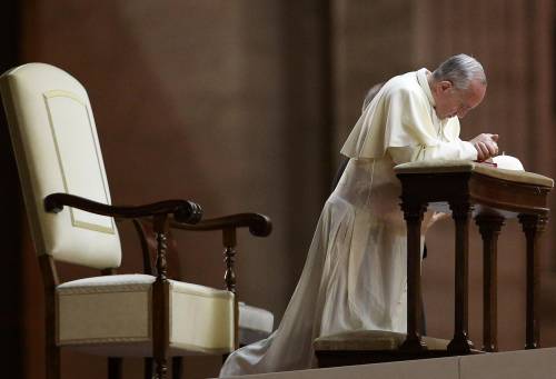 Papa Francesco ai carcerati: "È facile punire i deboli, ma i pesci grandi nuotano