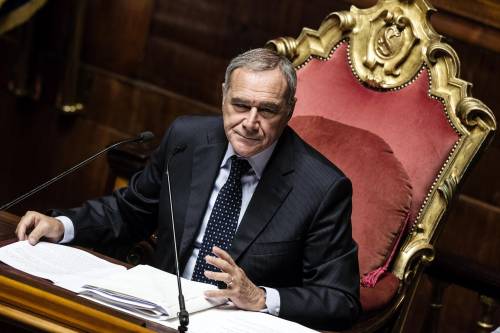 Il Senato va verso la chiusura ma Grasso spende e spande con assunzioni e promozioni
