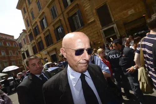 Amri, Alemanno: "Minniti non doveva rivelare nomi agenti"