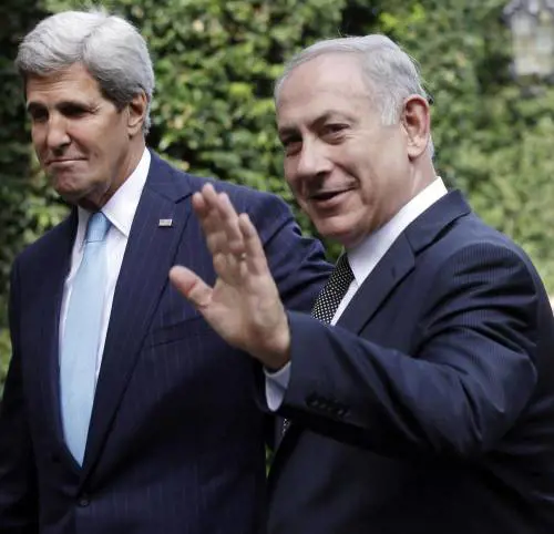 "Spiato il cellulare di Angela Merkel" Scontro Europa-Usa