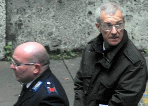 Daccò non torna a casa: mancano i  bracciali  Un altro Natale in galera