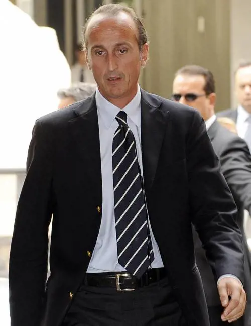 Telecom scivola per le voci di aumento