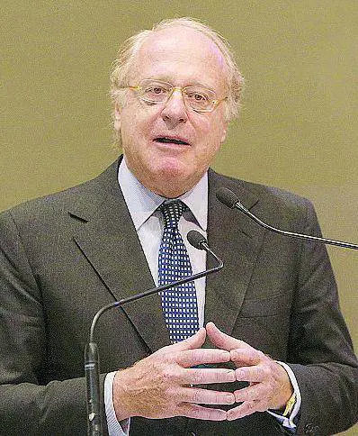 Governo al bivio su Eni: vendere in Borsa il 4% o dare i titoli in garanzia