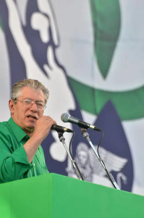 Umberto Bossi tiene il suo comizio durante la Festa dei Popoli