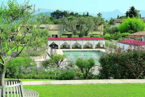 A due passi dalla Costa Azzurra nel borgo amato da artisti e attori
