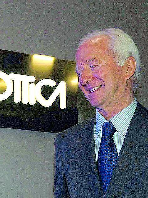 Utili record per Luxottica che pensa a fare shopping