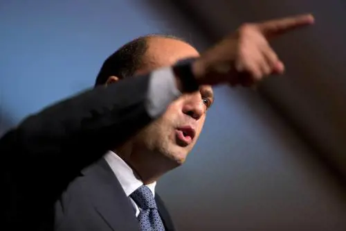 E così Angelino si scopre "diversamente alfaniano" 