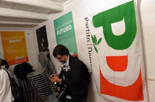 False iscrizioni nel Pd: obbligati a tesserarsi per non perdere il lavoro