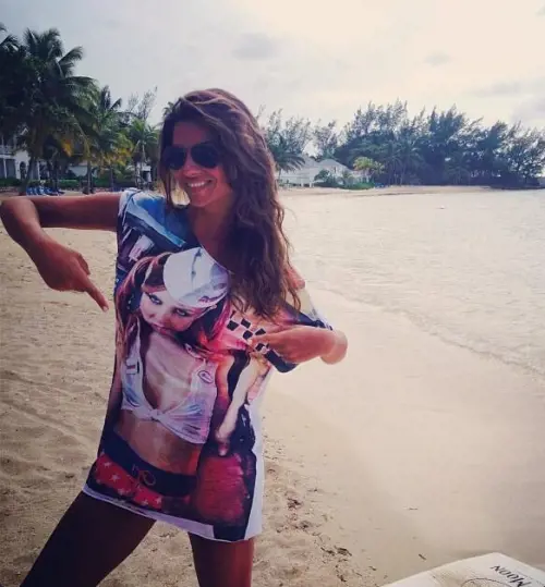 Alessia Ventura, bellissima in Giamaica